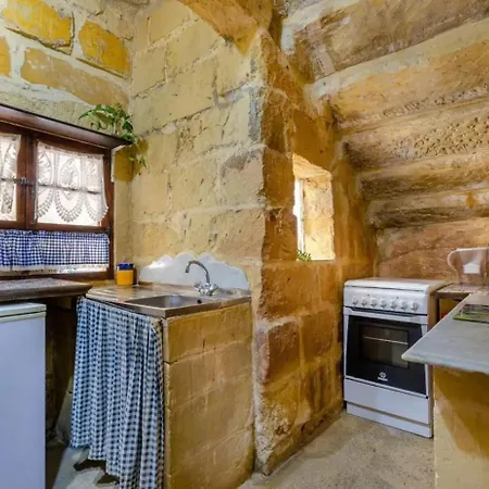 Cosy Hideaways In Traditional Maltese House 4* Xewkija