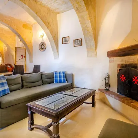 Cosy Hideaways In Traditional Maltese House Casa de hóspedes Xewkija