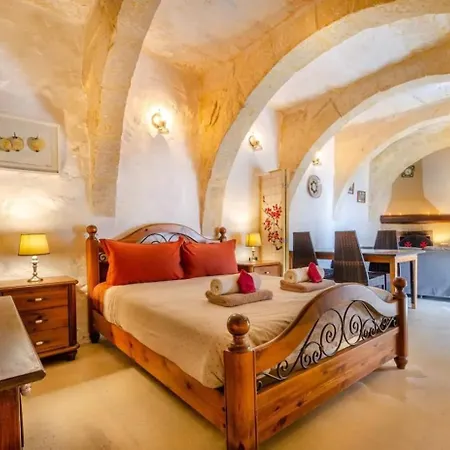 Cosy Hideaways In Traditional Maltese House * Xewkija