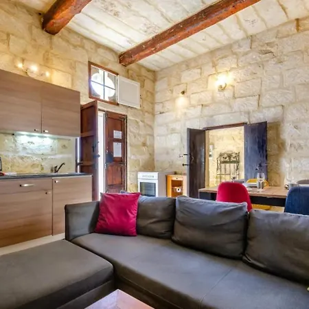 Guest house Cosy Hideaways In Traditional Maltese House Xewkija