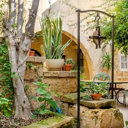 Pensionat Cosy Hideaways In Traditional Maltese House Xewkija