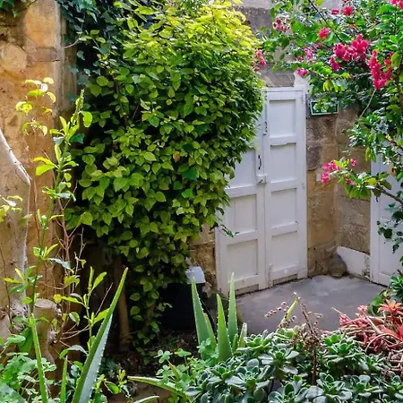 Cosy Hideaways In Traditional Maltese House *