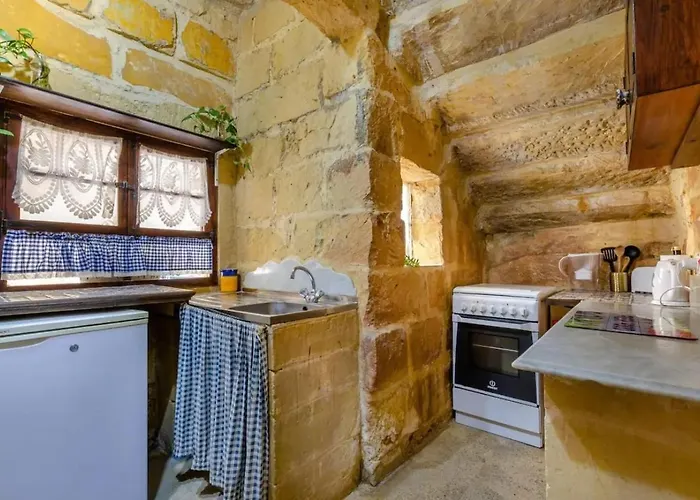 Cosy Hideaways In Traditional Maltese House 4* Xewkija
