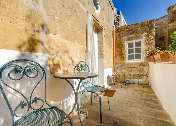 Cosy Hideaways In Traditional Maltese House Guest house Xewkija