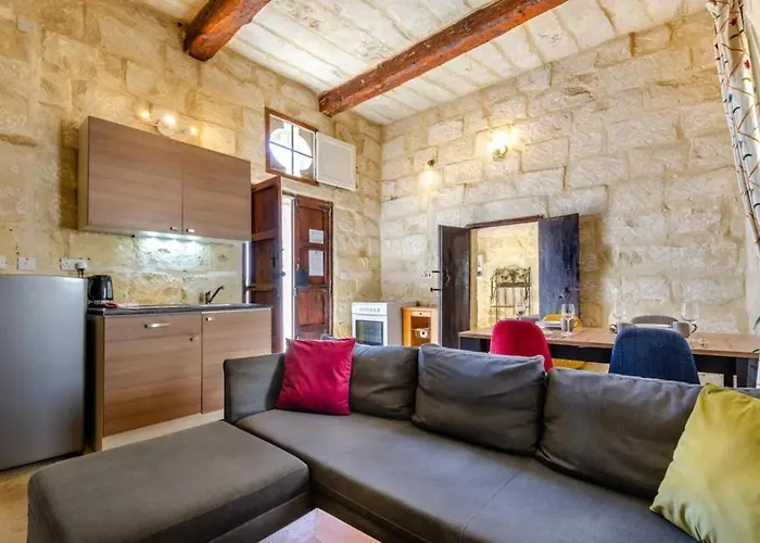 Guest house Cosy Hideaways In Traditional Maltese House Xewkija