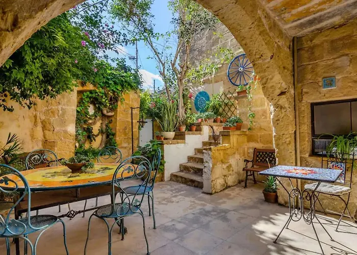 Gasthof Cosy Hideaways In Traditional Maltese House