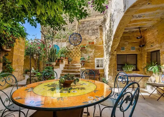 Cosy Hideaways In Traditional Maltese House Guest house Xewkija