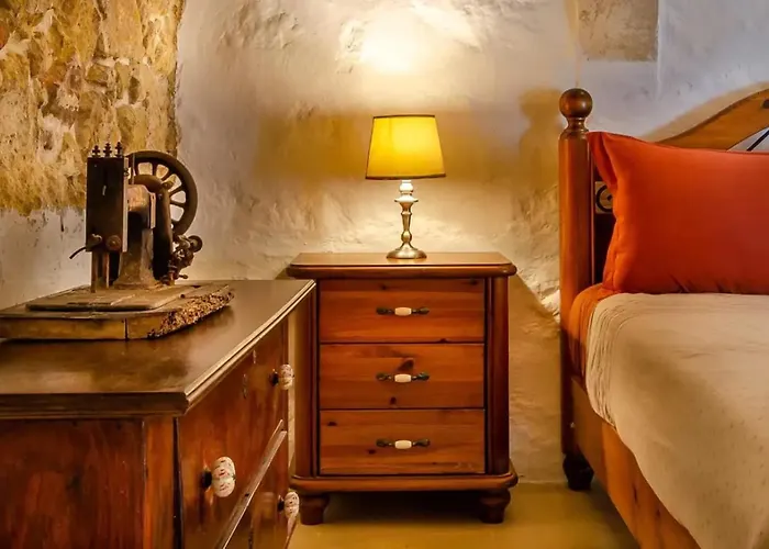 Cosy Hideaways In Traditional Maltese House